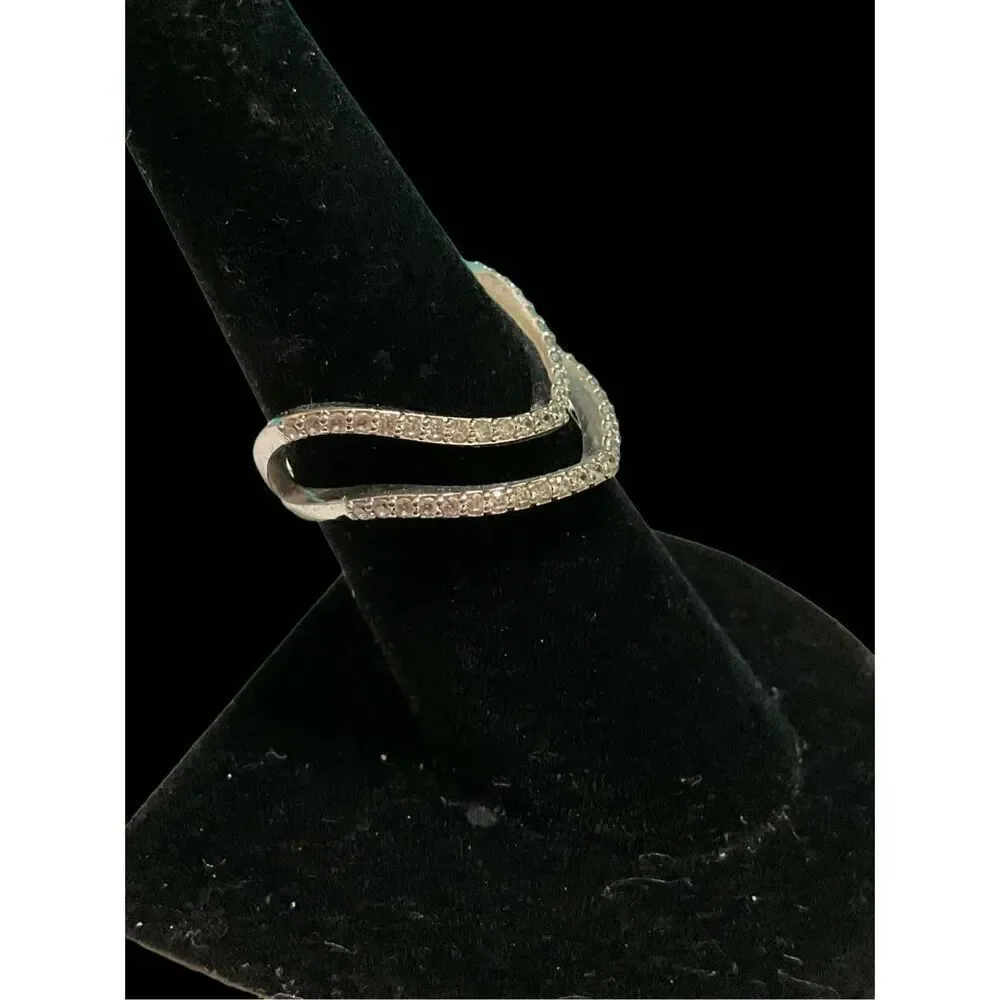 Modern CZ ring - Picture 5 of 16